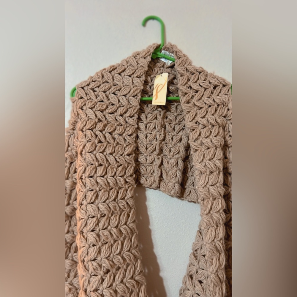 Scarf, khaki solid color.
